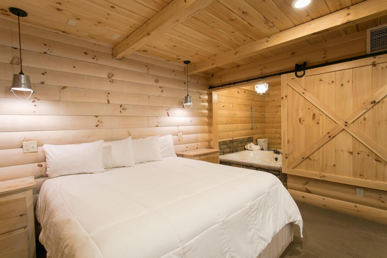Hummingbird Haven Cabin By Amish Country Lodging Berlin Ngoại thất bức ảnh