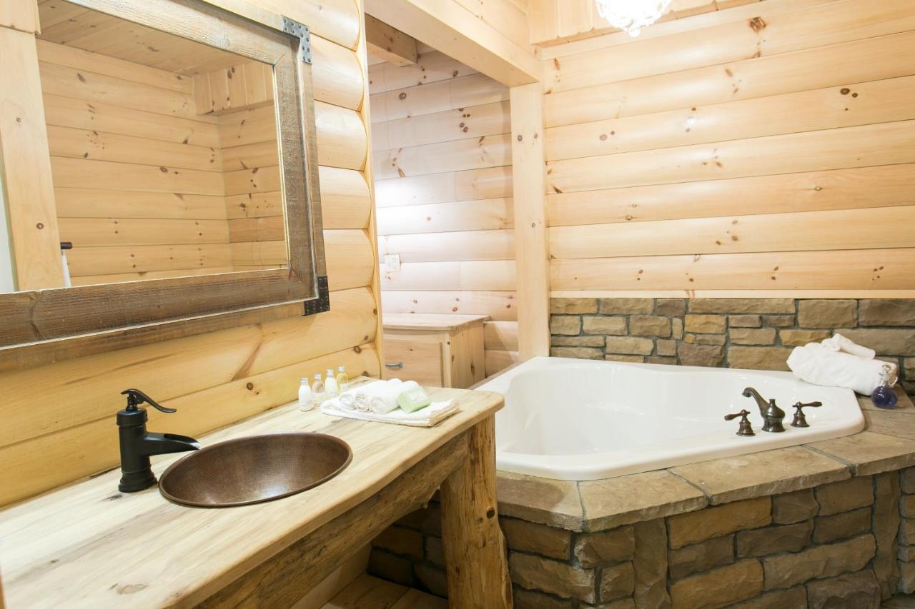Hummingbird Haven Cabin By Amish Country Lodging Berlin Ngoại thất bức ảnh