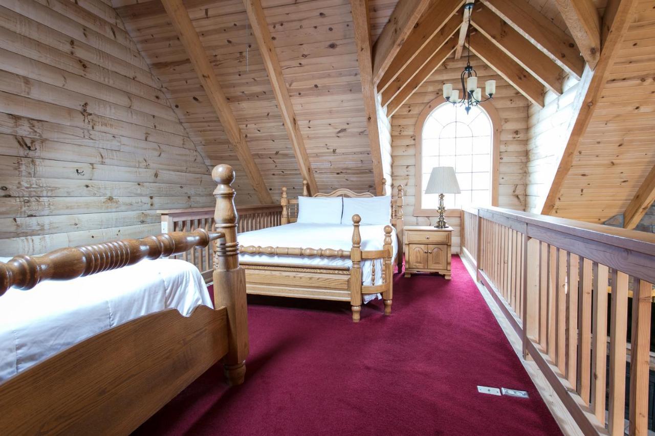 Hummingbird Haven Cabin By Amish Country Lodging Berlin Ngoại thất bức ảnh